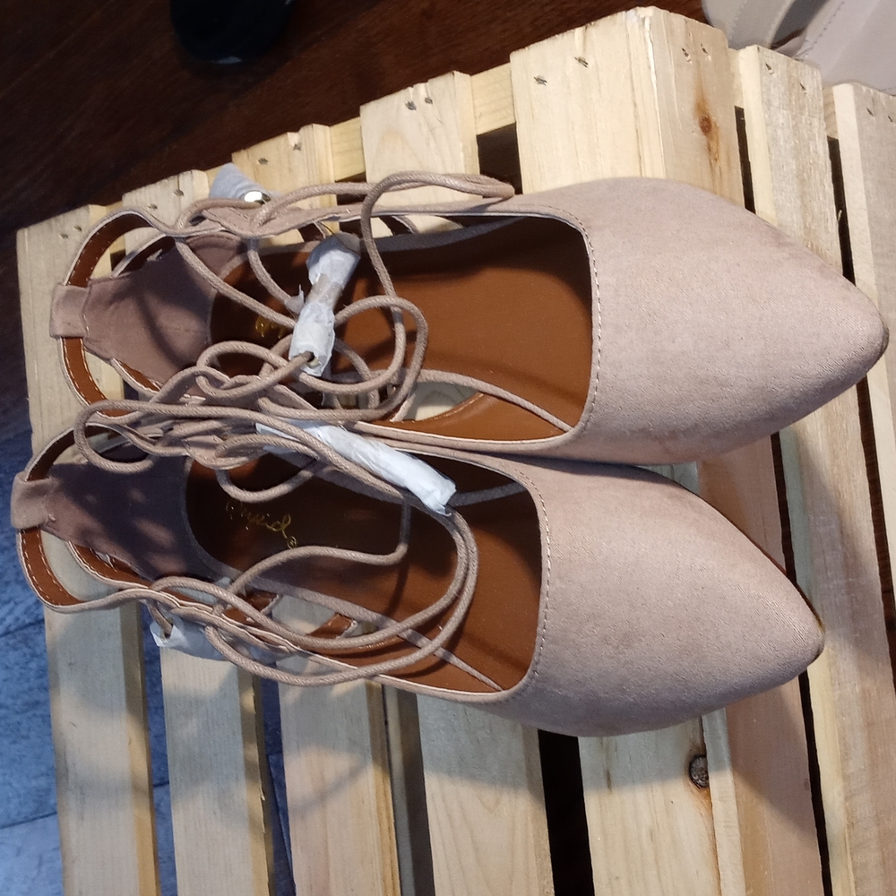 Tan Flat shoes
